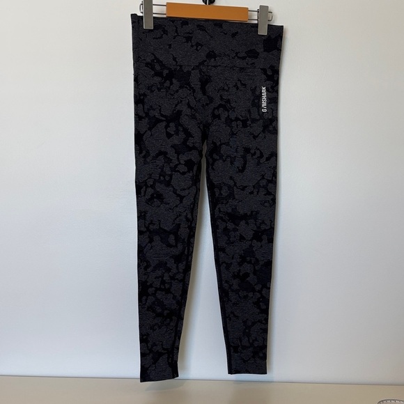 Gymshark Pants - Gymshark Black Patterned Leggings